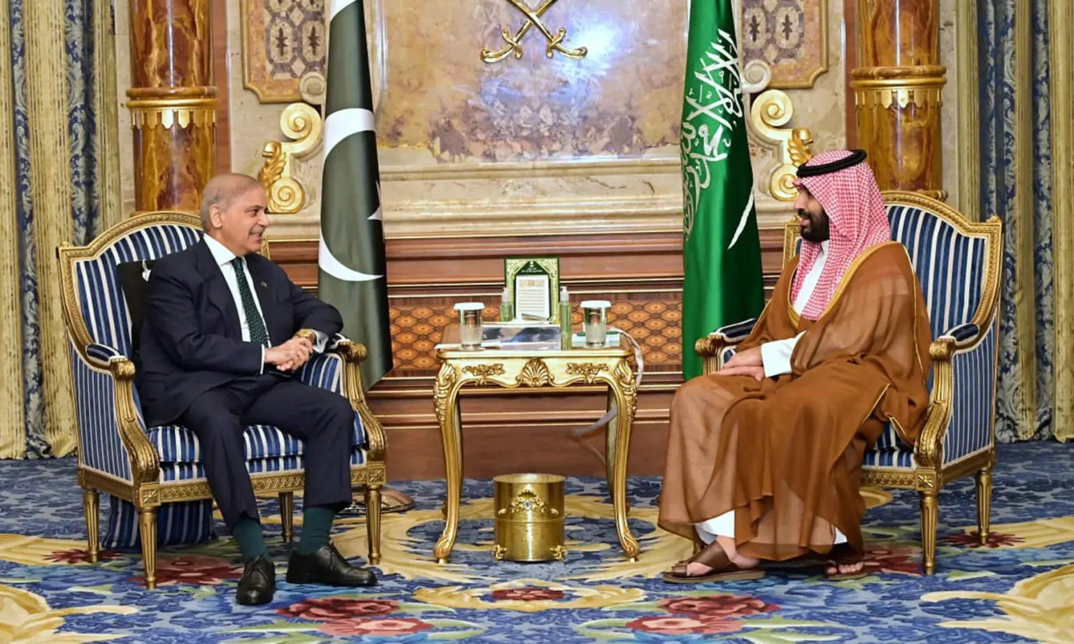 وزیراعظم شہباز شریف کی سعودی ولی عہد محمد بن سلمان سے دو گھنٹے طویل ملاقات، 