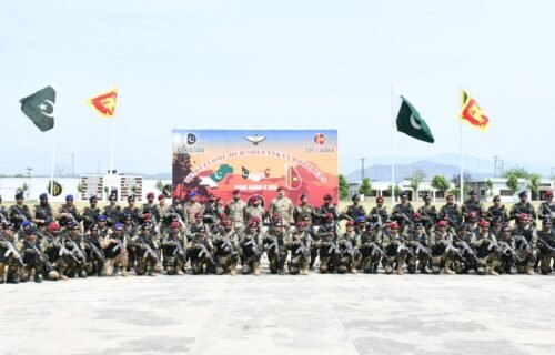 پاکستان اور سری لنکا کی افواج کے مابین مشترکہ انسدادِ دہشت گردی کی مشقیں ‘شیک ہینڈز-II’ (Shake Hands-II) کا آغاز پاکستان کے شہر تربیلا میں ہو گیا ہے۔