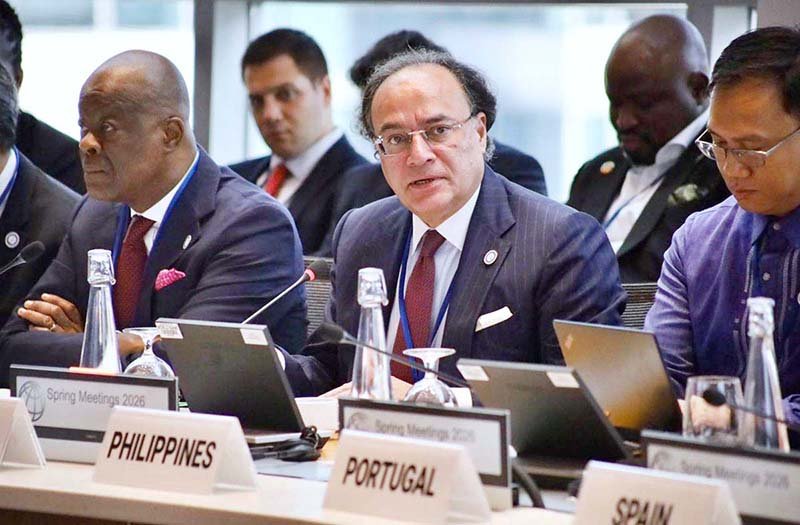 وفاقی وزیر خزانہ کی آئی ایم ایف ورلڈ بینک سپرنگ اجلاسوں کے چوتھے روز چینی قیادت، عالمی مالیاتی اداروں، سرمایہ کاروں اور میڈیا کے ساتھ اعلیٰ سطحی ملاقاتیں کیں