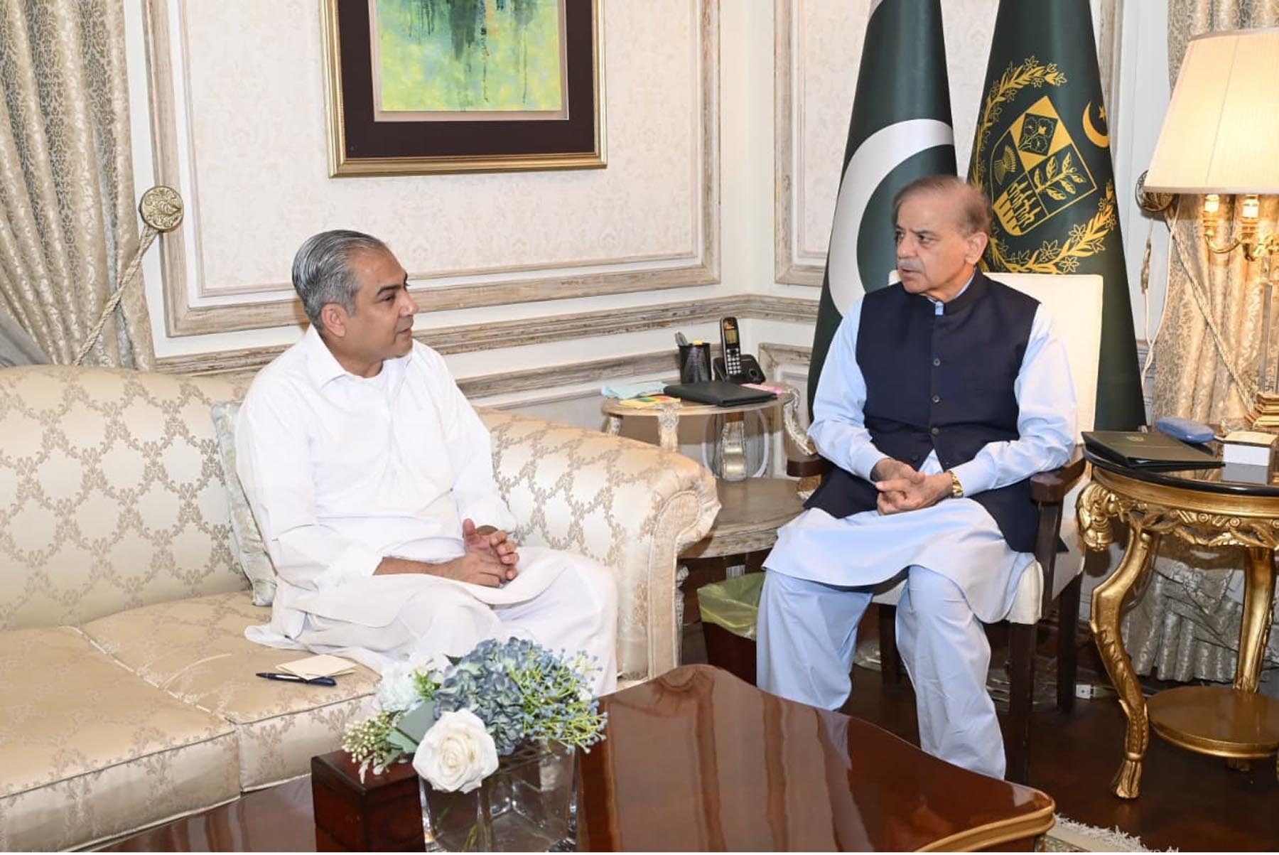 وزیرِ اعظم شہباز شریف کا سہ ملکی دورہ— پاکستان کی معاشی سفارت کاری اور علاقائی استحکام کی جانب اہم پیش رفت