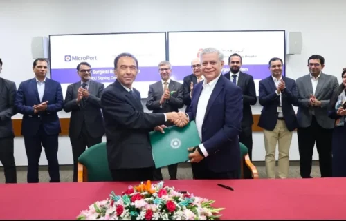آغا خان ہسپتال میں جدید روبوٹک سرجری کے نئے دور کا آغاز