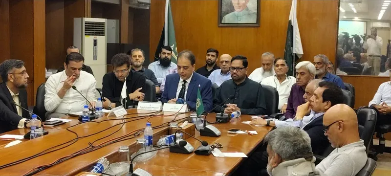 کمرشل درآمد کنندگان پر امتیازی ٹیکس ختم کرکے مساوی نظام نافذ کیا جائے، ایف پی سی سی آئی