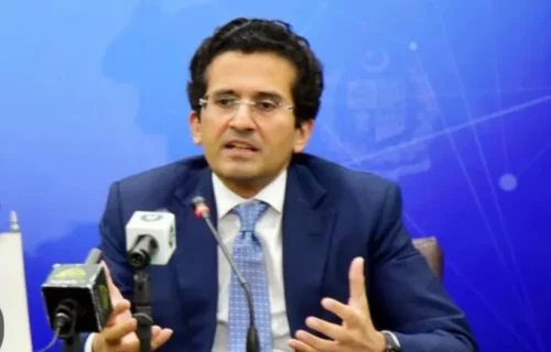 حکومت کا پیٹرولیم قیمتوں کے تعین کیلئے نیا ہفتہ وار فارمولا لانے کا اعلان