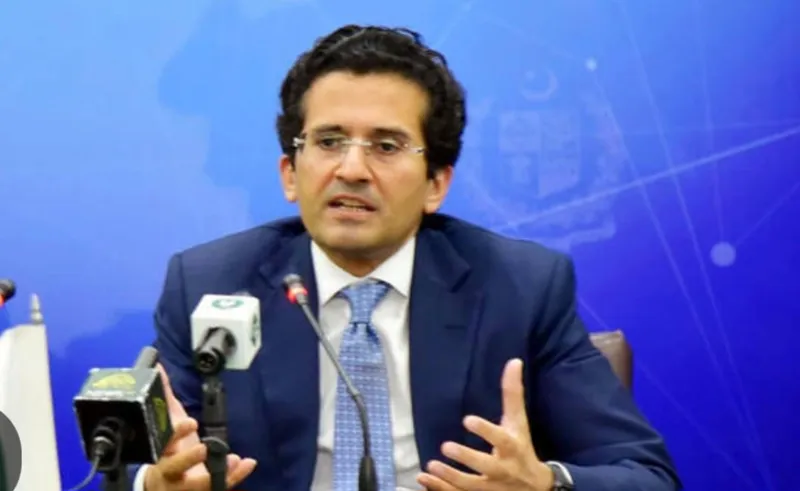 حکومت کا پیٹرولیم قیمتوں کے تعین کیلئے نیا ہفتہ وار فارمولا لانے کا اعلان