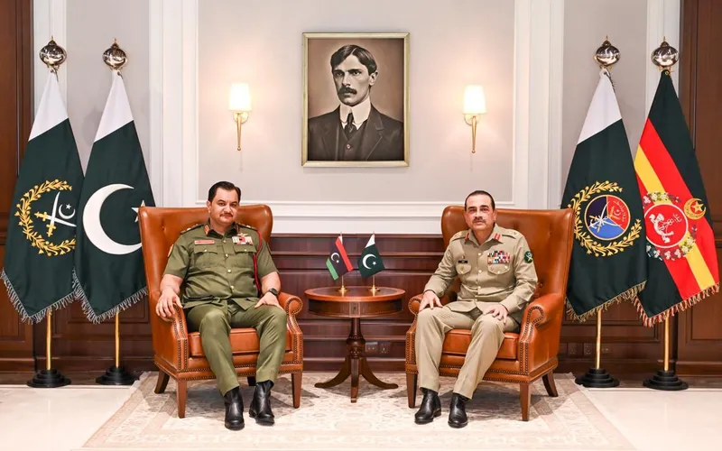 لیبیا کے ڈپٹی کمانڈر ان چیف کا جی ایچ کیو راولپنڈی کا دورہ، دفاعی تعاون پر بات چیت (تصویر 2)