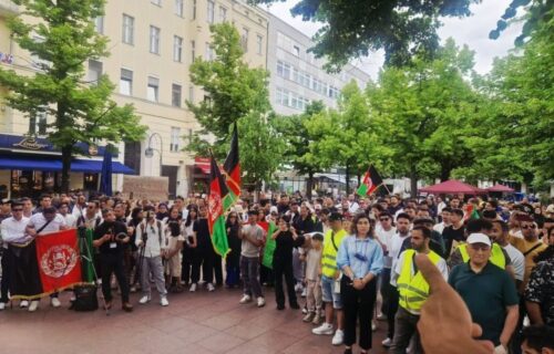 جرمنی میں مقیم افغان کمیونٹی کا بڑا احتجاجی مظاہرہ،برلن کی سڑکیں طالبان رجیم مخالف نعروں سے گونج اٹھیں