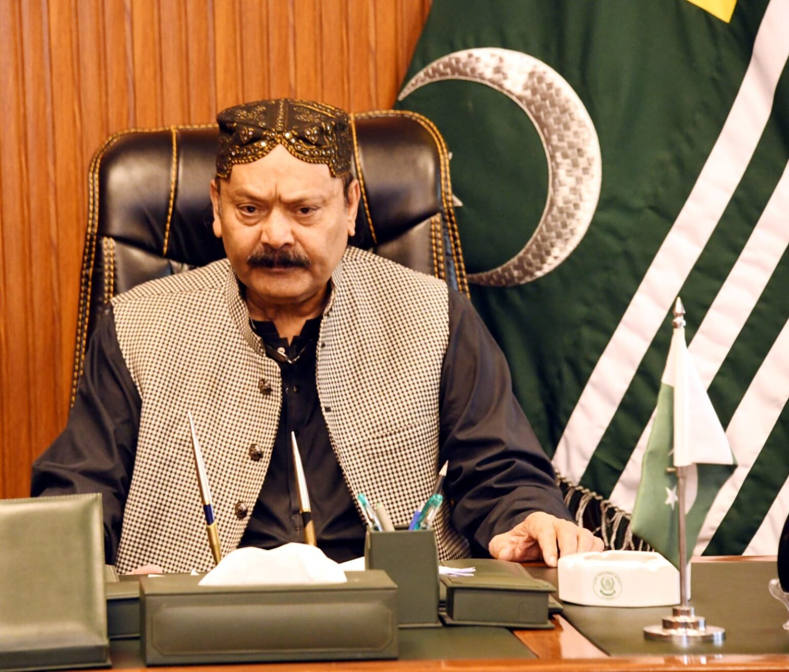 حریت کانفرنس آزاد کشمیر شاخ کے وفد کی چیئرمین پارلیمانی کمیٹی برائے کشمیر رانا محمد قاسم نون سے ملاقات