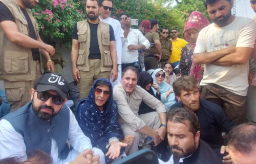 بانی پی ٹی آئی کے علاج اور ملاقاتوں پر پابندی غیر آئینی ہے، علیمہ خان