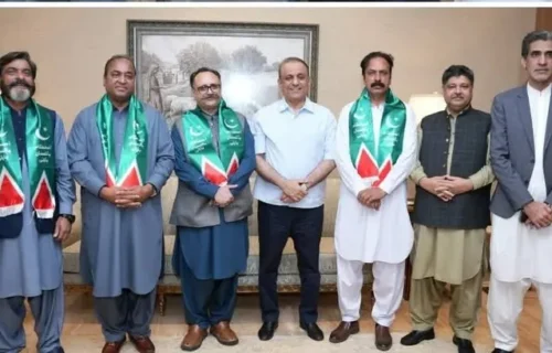 استحکام پاکستان پارٹی کا آزاد کشمیر میں بڑا سیاسی دھچکا، سردار تنویر الیاس پارٹی میں شامل