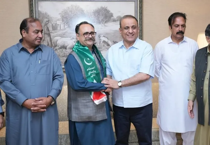 استحکام پاکستان پارٹی کا آزاد کشمیر میں بڑا سیاسی دھچکا، سردار تنویر الیاس پارٹی میں شامل (تصویر 2)
