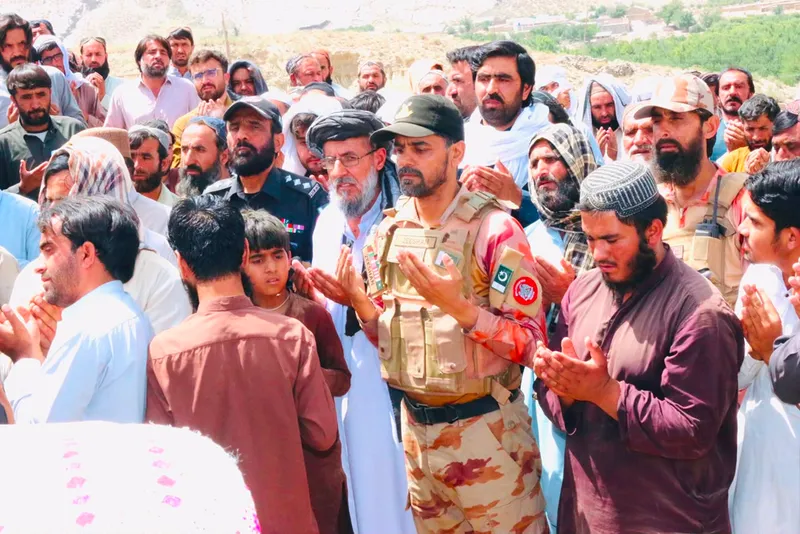 زیارت میں شہدا کی قربانیاں رائیگاں نہیں جائیں گی، ایف سی کمانڈرز (تصویر 2)