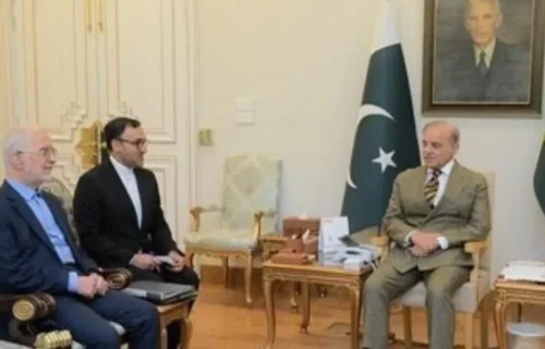 وزیراعظم شہباز شریف سے ایرانی وزیر داخلہ اسکندر مومنی کی ملاقات