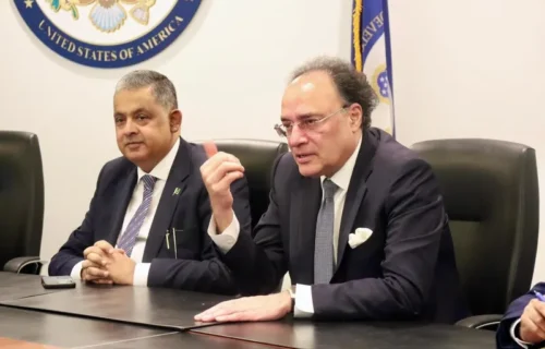 وزیر خزانہ محمد اورنگ زیب کی یو ایس ڈی ایف سی حکام سے ملاقات