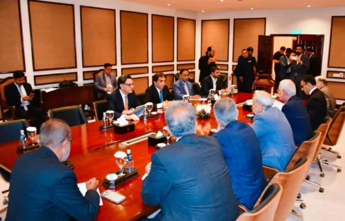 محمد حنیف عباسی اور ایرانی وزیر داخلہ کی اہم ملاقات