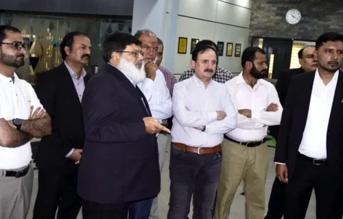 سیکرٹری ورکرز ویلفیئر فنڈ کا ایف ایف سی لرننگ سینٹر کا دورہ