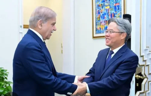 وزیرِ اعظم شہباز شریف اور چینی سفیر جیانگ زائی ڈونگ کی ملاقات