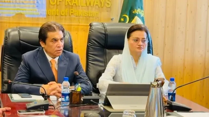 محمد حنیف عباسی اور مریم اورنگزیب کی ریلوے منصوبوں پر ملاقات (تصویر 2)