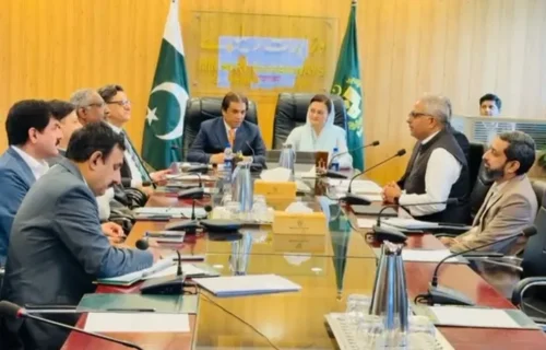 محمد حنیف عباسی اور مریم اورنگزیب کی ریلوے منصوبوں پر ملاقات