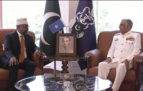 صومالیہ کے وزیر دفاع کی پاک بحریہ اور پاک فضائیہ کے سربراہان سے ملاقات، دفاعی تعاون مزید مضبوط بنانے پر اتفاق