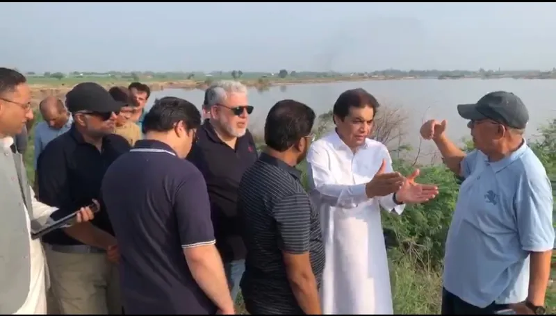 وفاقی وزیر حنیف عباسی کا مسن کالر پل کا دورہ، بحالی کا حکم (تصویر 2)