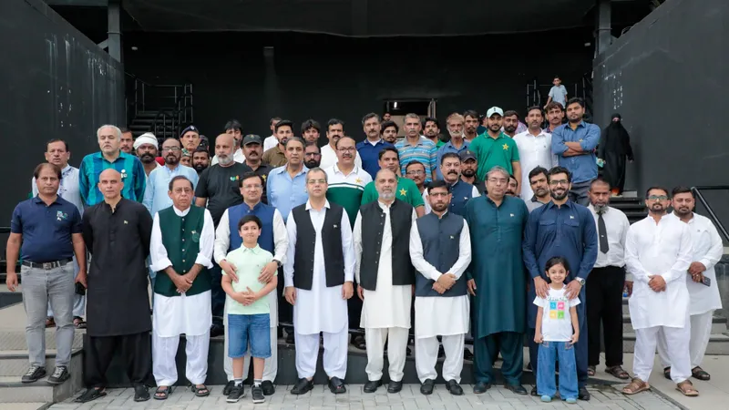 یوم آزادی کے موقع پر پی سی بی کی پروقار تقریب، قذافی اسٹیڈیم لاہور میں پرچم کشائی (تصویر 4)