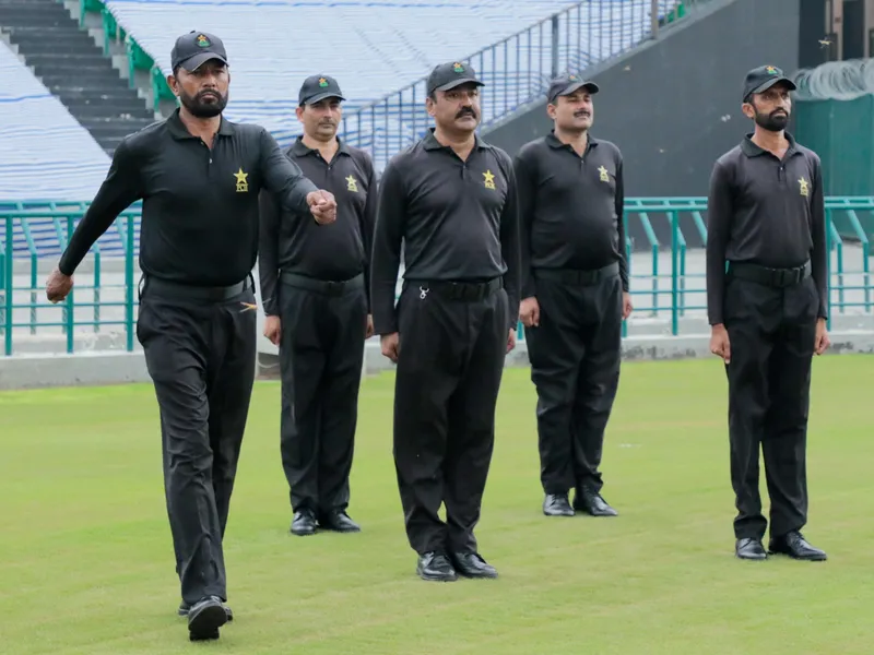 یوم آزادی کے موقع پر پی سی بی کی پروقار تقریب، قذافی اسٹیڈیم لاہور میں پرچم کشائی (تصویر 2)
