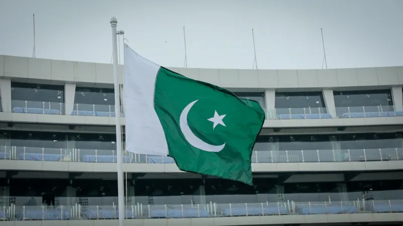 یوم آزادی کے موقع پر پی سی بی کی پروقار تقریب، قذافی اسٹیڈیم لاہور میں پرچم کشائی (تصویر 3)