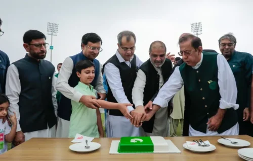 یوم آزادی کے موقع پر پی سی بی کی پروقار تقریب، قذافی اسٹیڈیم لاہور میں پرچم کشائی
