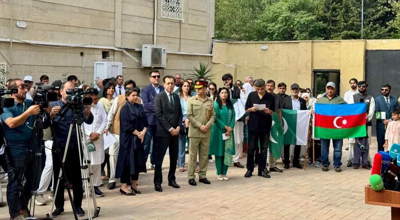 باکو میں پاکستانی سفارتخانے میں یوم آزادی کی تقریب (تصویر 1)
