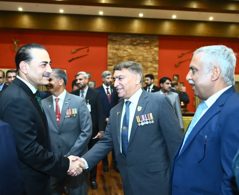 آرمی چیف کا یوم آزادی پر پاک فوج کے سابق فوجیوں کے اعزاز میں استقبالیہ (تصویر 6)