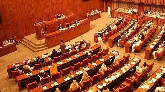 حکومت عمران خان بارے سپریم کورٹ کے فیصلے پر من و عن عمل کرے گی، طارق فضل چودھری