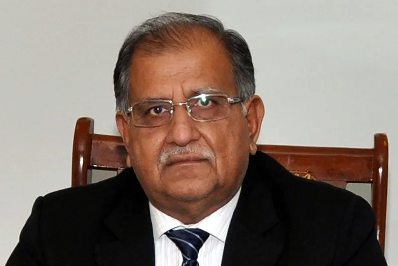 وفاقی وزیر ریاض حسین پیرزادہ کا تعمیراتی منصوبوں میں تاخیر پر اظہار برہمی