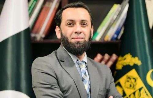 پی ٹی آئی بانی کو طبی معائنے کے بعد اڈیالہ جیل واپس منتقل کر دیا گیا, عطاء تارڑ کا ٹویٹ