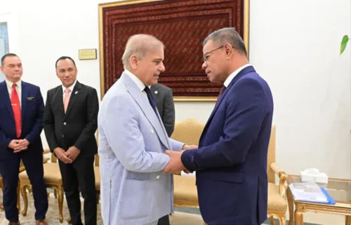 وزیراعظم شہباز شریف سے ملائیشیا کے وزیر داخلہ کی اہم ملاقات