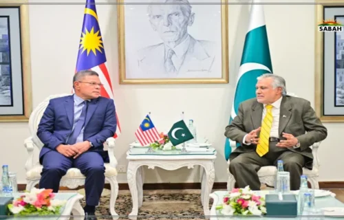 نائب وزیراعظم اسحاق ڈار اور ملائیشیا کے وزیر داخلہ کی ملاقات