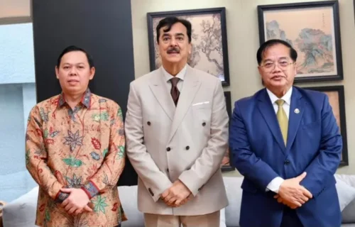 چیئرمین سینیٹ یوسف رضا گیلانی کی کمبوڈیا میں بین الپارلیمانی کانفرنس میں شرکت