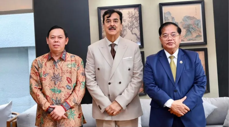 چیئرمین سینیٹ یوسف رضا گیلانی کی کمبوڈیا میں بین الپارلیمانی کانفرنس میں شرکت (تصویر 1)