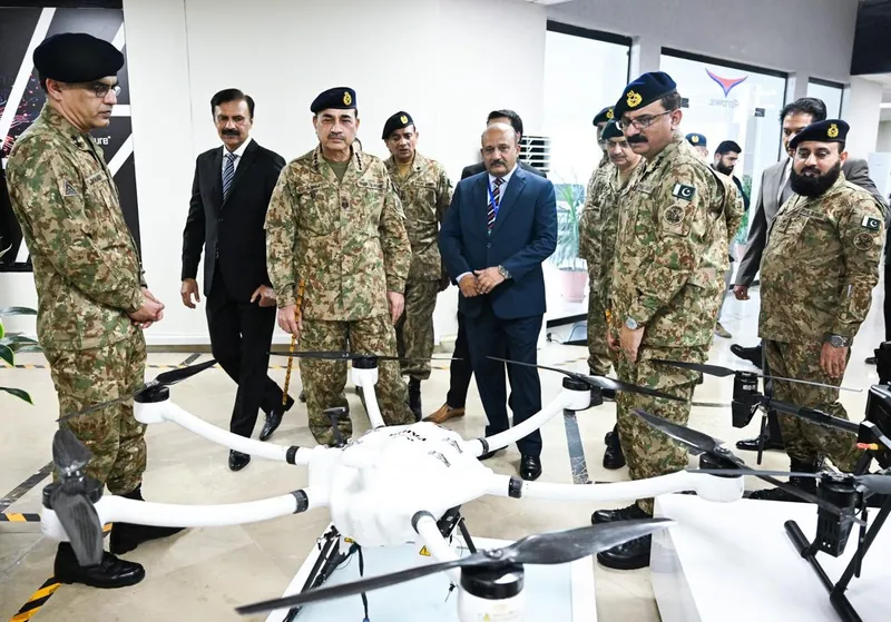 فیلڈ مارشل عاصم منیر کا پاکستان آرڈیننس فیکٹری واہ کا دورہ (تصویر 5)