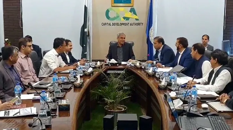 سی ڈی اے کا اسلام آباد میں شاہراہوں کی کشادگی اور ٹریفک کی روانی بہتر بنانے کے منصوبوں پر تیزی سے کام جاری (تصویر 6)