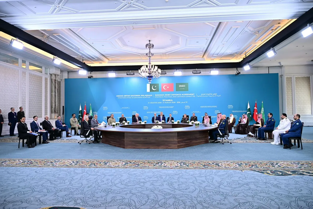 فیلڈ مارشل عاصم منیر کی ترکیہ میں اعلیٰ سطحی ملاقاتیں، دفاعی تعاون کے فروغ پر تبادلہ خیال (تصویر 6)