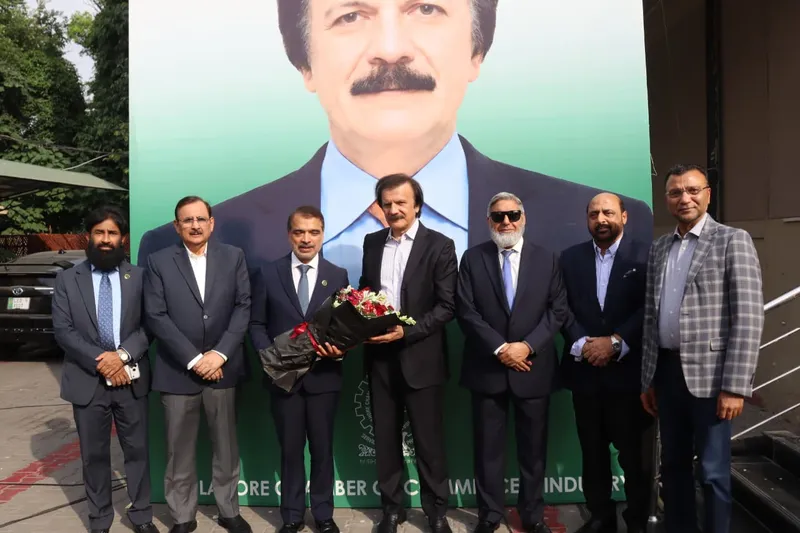 صنعتی پالیسی میں برآمدی شعبے کا سپر ٹیکس ختم، ہارون اختر (تصویر 2)