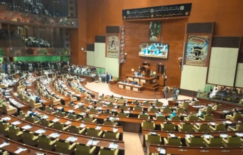 سندھ کی تقسیم کے خلاف سندھ اسمبلی میں متفقہ قرارداد منظور، نئے صوبوں پر بحث جاری