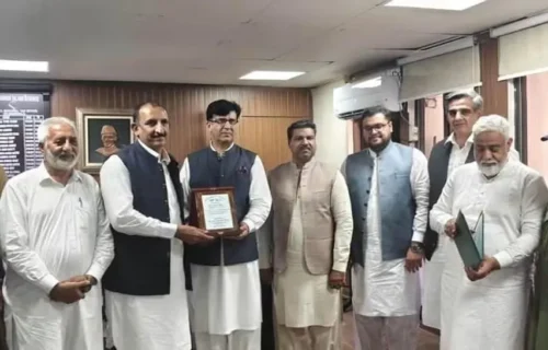 گوجرانوالہ: اسسٹنٹ کمشنر ناصر اقبال کو بہترین کارکردگی پر ایوارڈ سے نواز دیا گیا