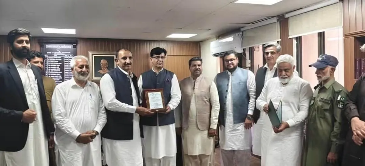 گوجرانوالہ: اسسٹنٹ کمشنر ناصر اقبال کو بہترین کارکردگی پر ایوارڈ سے نواز دیا گیا