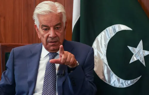 نئے صوبوں کے معاملے پر پیپلز پارٹی دوغلی پالیسی پر چل رہی ہے، سرائیکی صوبہ کی حامی، سندھ کی تقسیم پر سندھو دیش کی بات، خواجہ آصف