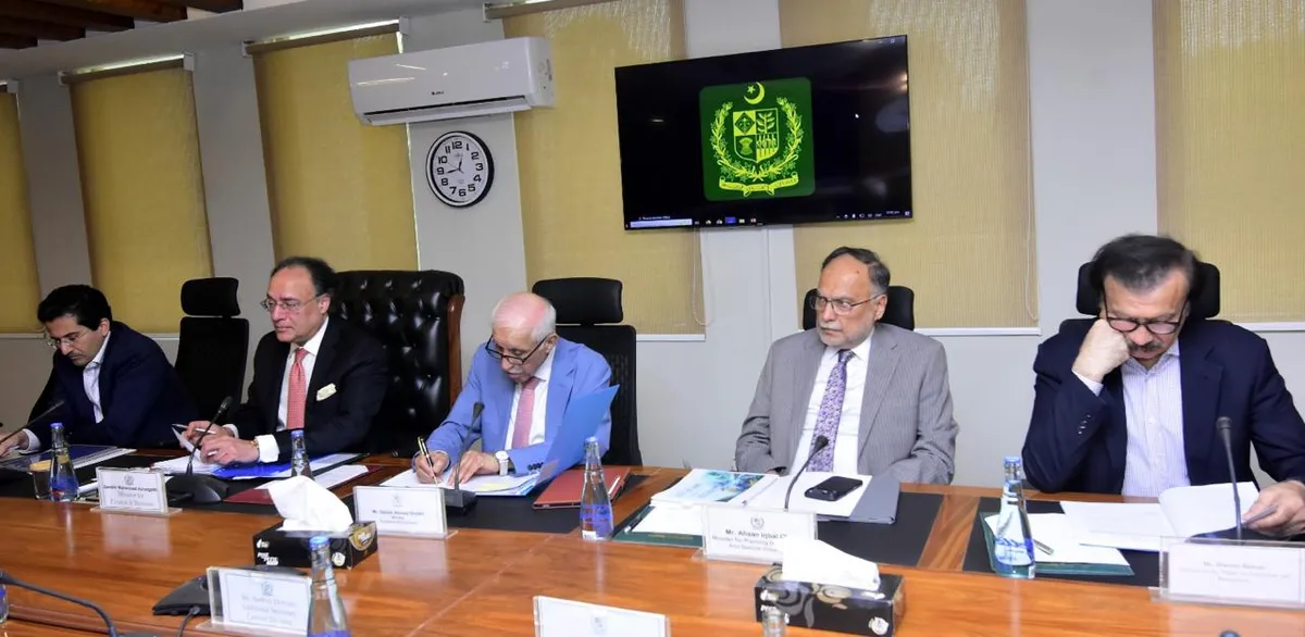 اقتصادی رابطہ کمیٹی: ایس سی او سربراہ اجلاس کیلئے 30 بلٹ پروف گاڑیوں کی خریداری کے لیے 6 (تصویر 1)