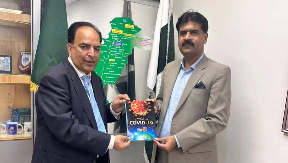 معروف مصنف عمران ملک کی ڈی جی ریجنل سروسز علامہ اقبال اوپن یونیورسٹی سے ملاقات، تعلیمی نظام پر تبادلہ خیال (تصویر 1)