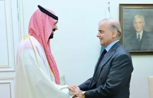 وزیراعظم شہباز شریف کی سعودی سفیر سے ملاقات، حوثی حملوں کی مذمت
