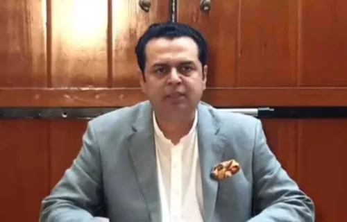مذہب کے نام پر سڑکوں پر غیر قانونی قبضہ جاری نہیں رہ سکتا، طلال چوہدری