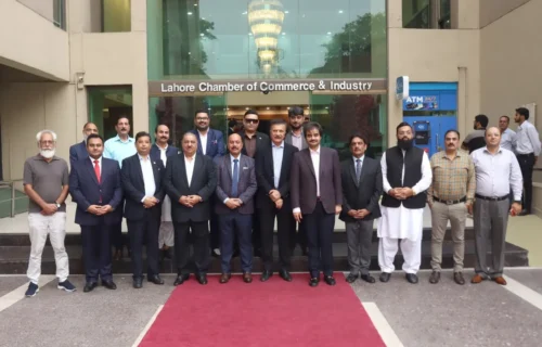 صنعتی ترقی اور کاروباری آسانیوں کیلئے لاہور چیمبر کے ساتھ کام کریں گے: ہارون اختر